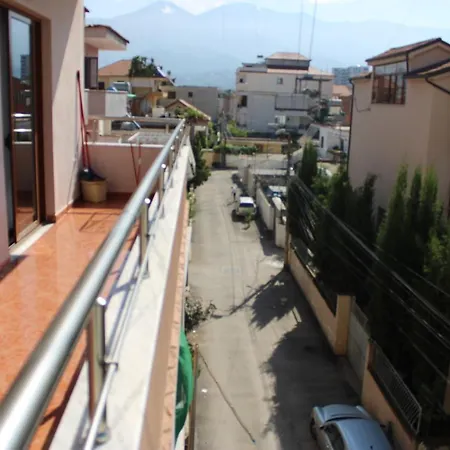 Deni Family * ティラナ