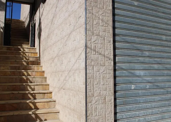 Deni Family Тирана