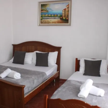 Deni Family Apartment